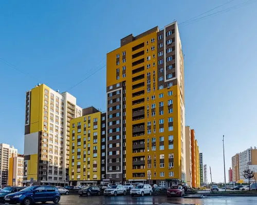 Полусухая стяжка пола в многоквартирном доме на ул. Романтиков