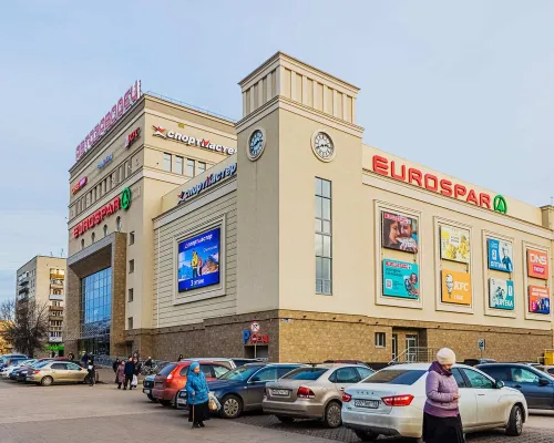 Полусухая стяжка пола в ТЦ Автозаводец