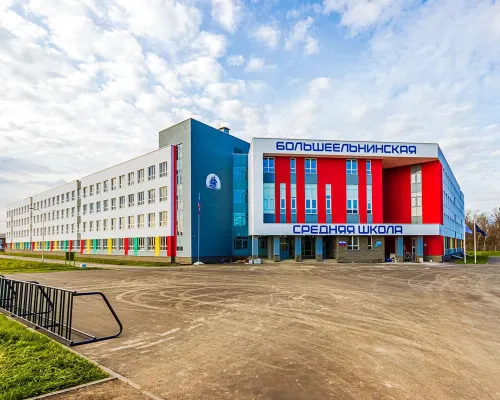 Полусухая стяжка пола в Большеельнинской школе