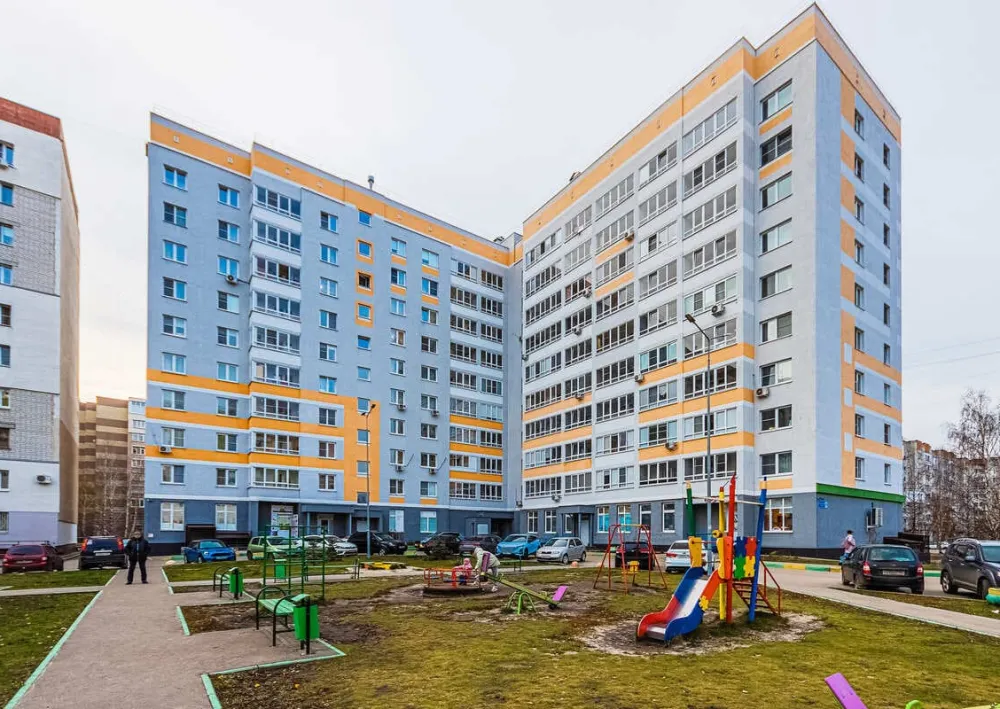 Полусухая стяжка пола в многоквартирном доме в ЖК Авиа
