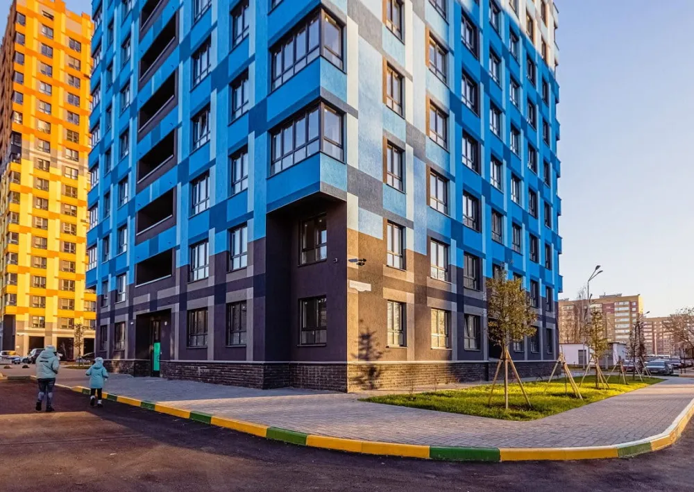 Полусухая стяжка пола в многоквартирном доме в ЖК Маяковский Парк