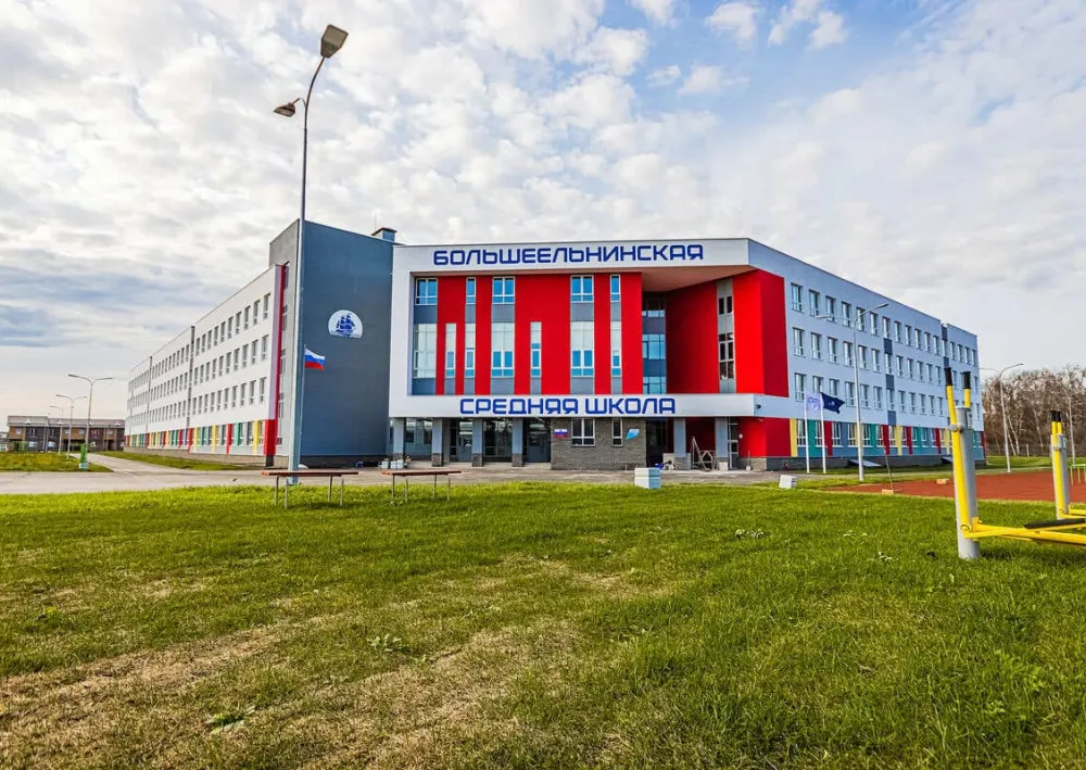Полусухая стяжка пола в Большеельнинской школе