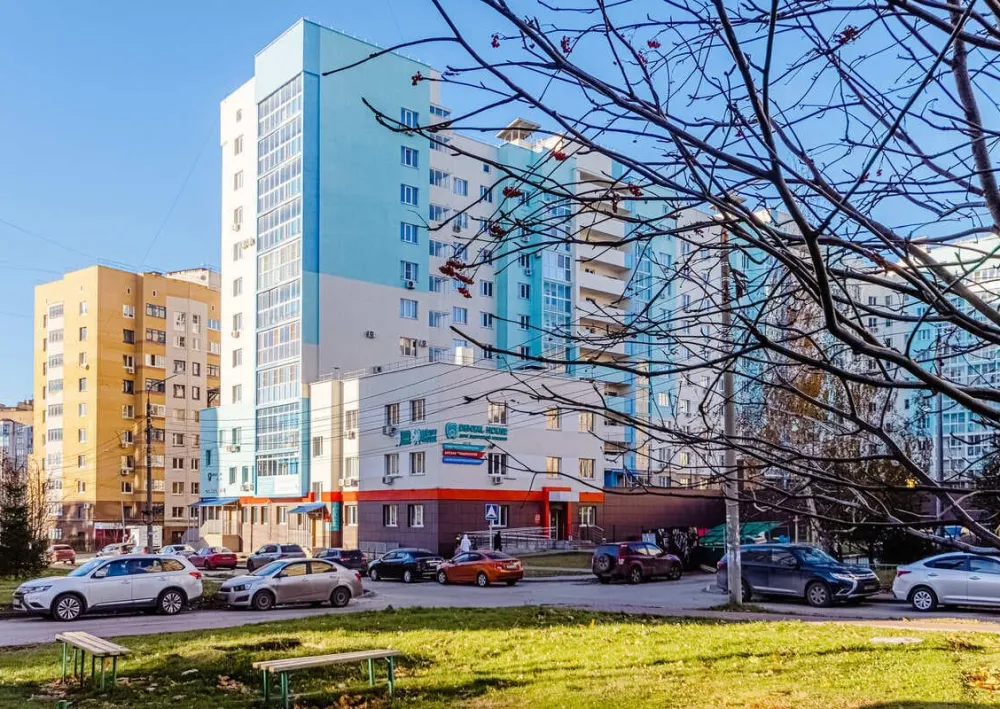Полусухая стяжка пола в многоквартирном доме на ул. Родионова