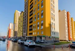 Полусухая стяжка пола в многоквартирном доме на ул. Романтиков