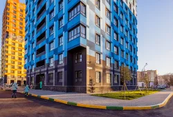 Полусухая стяжка пола в многоквартирном доме в ЖК Маяковский Парк