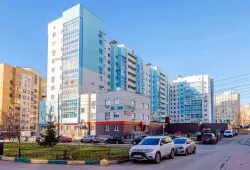 Полусухая стяжка пола в многоквартирном доме на ул. Родионова