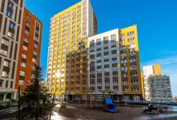 Полусухая стяжка пола в многоквартирном доме на ул. Романтиков