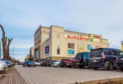 Полусухая стяжка пола в ТЦ Автозаводец