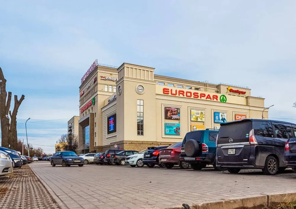 Полусухая стяжка пола в ТЦ Автозаводец