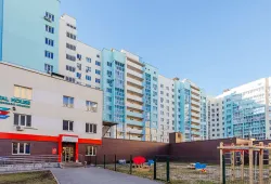Полусухая стяжка пола в многоквартирном доме на ул. Родионова