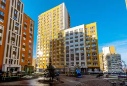 Полусухая стяжка пола в многоквартирном доме на ул. Романтиков