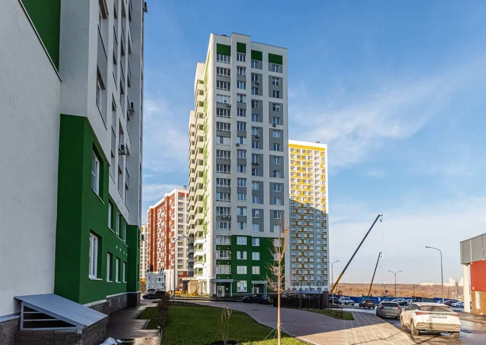 Полусухая стяжка пола в многоквартирном доме в ЖК Цветы