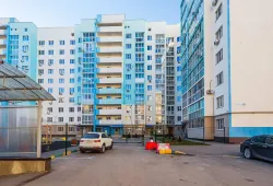 Полусухая стяжка пола в многоквартирном доме на ул. Родионова